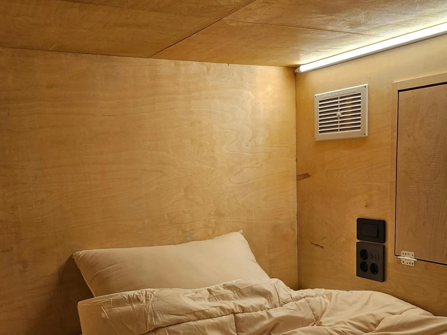 Travel Light Hostel Busan