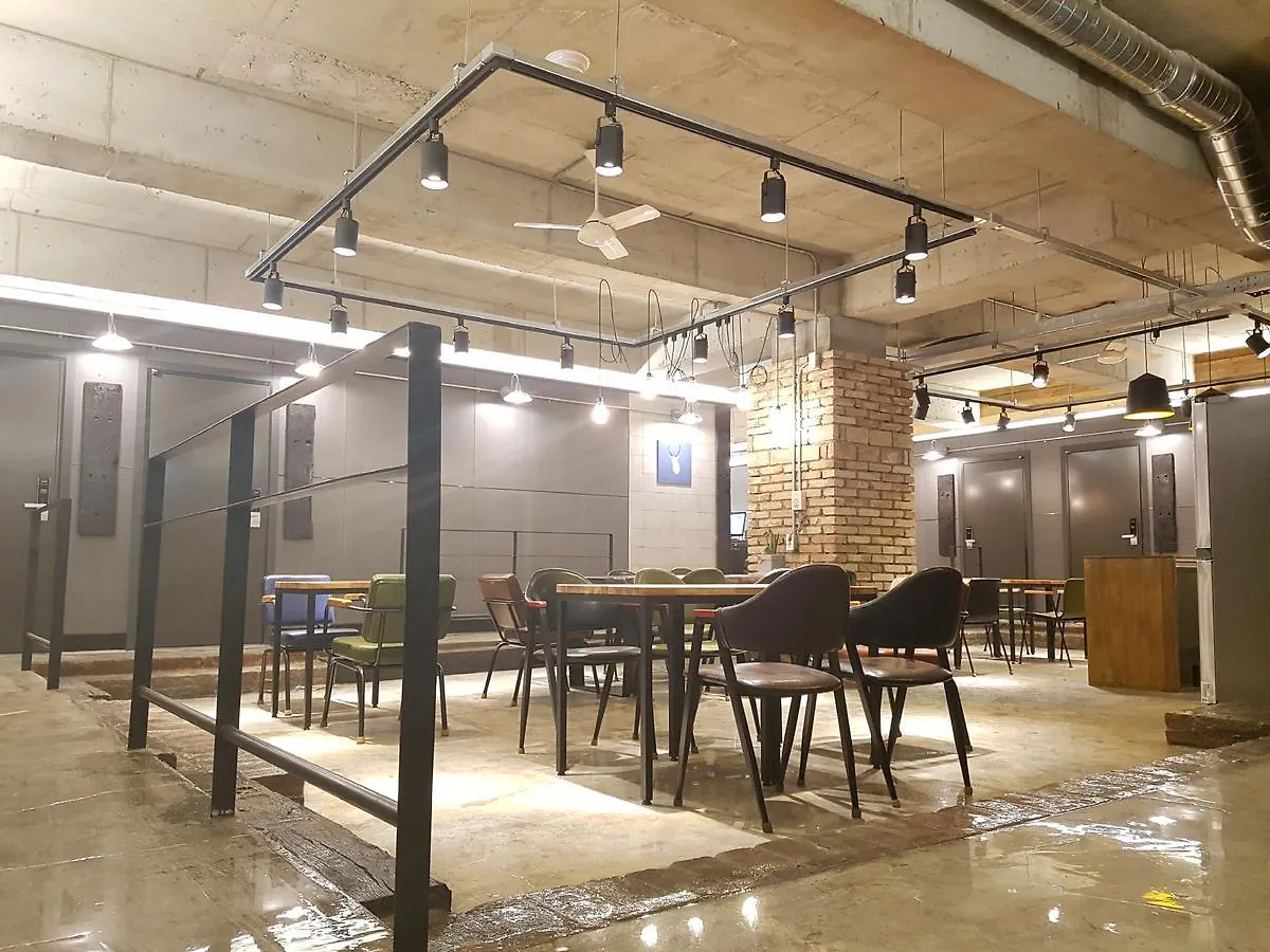 Travel Light Hostel Busan