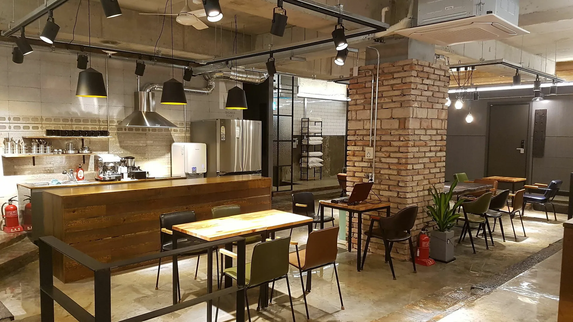 Travel Light Hostel Busan